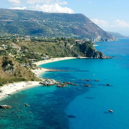 1 Bedroom Pet Friendly In Zambrone